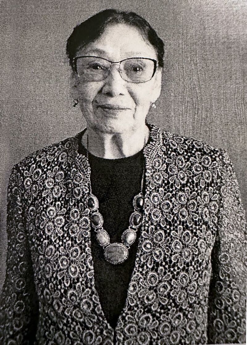 ئالمۇتا شەھىرىدە ئۇزۇن يىللار ئوقۇتقۇچىلىق ۋە مەدەنىيەت-مائارىپ ساھەسىدە خىزمەت قىلغان مەدەنىيەت ئەربابى تۇرسۇنئاي تېيىپوۋا خانىم.