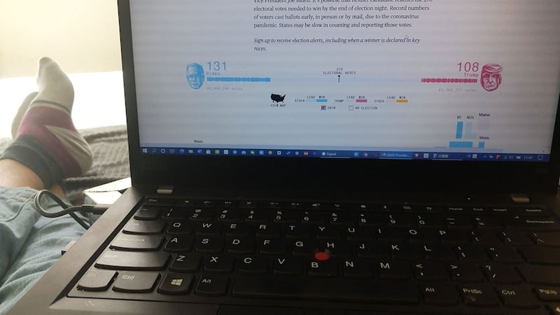 中国民众和美国人一样,密切注视者美国选情。(志愿者提供/记者乔龙)